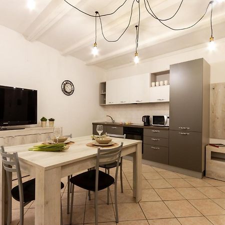 Suite Garibaldi - Smart Holiday Mantova Exterior photo