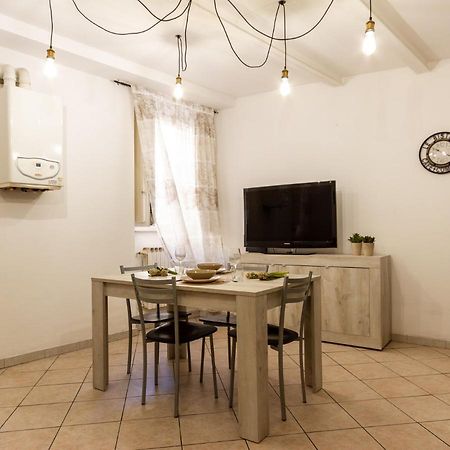 Suite Garibaldi - Smart Holiday Mantova Exterior photo