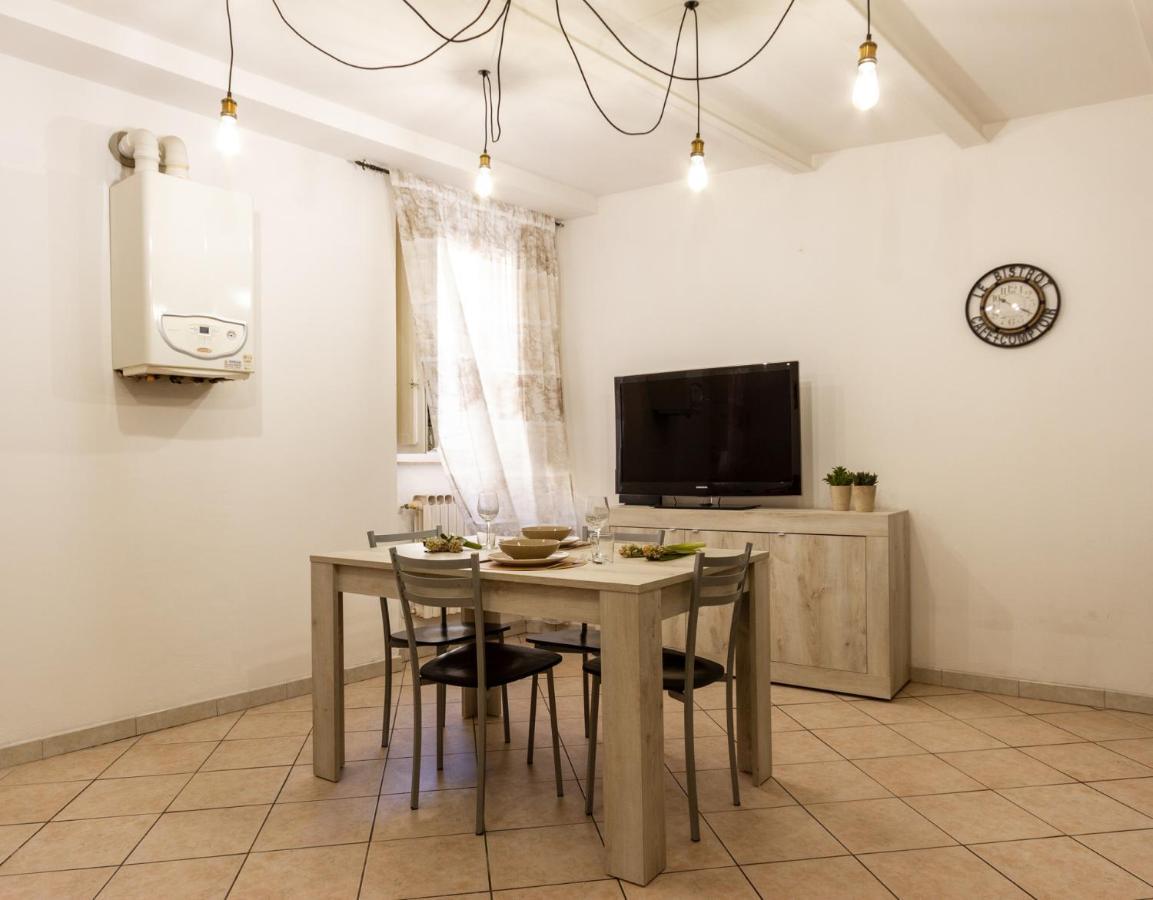 Suite Garibaldi - Smart Holiday Mantova Exterior photo